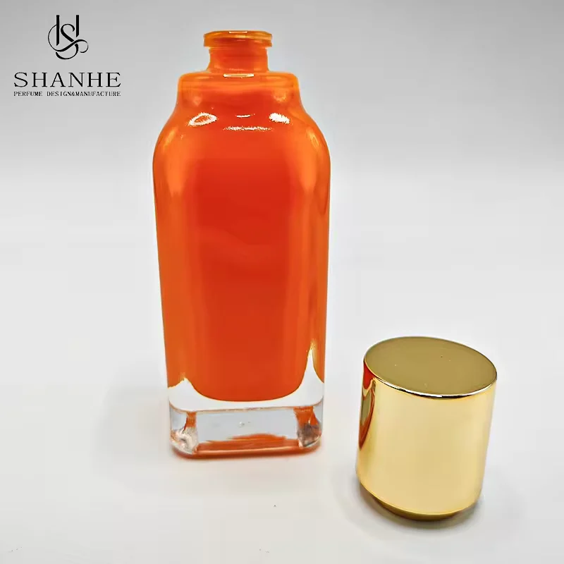 Clear Glass Perfume Bottle with Refillable Design image 3