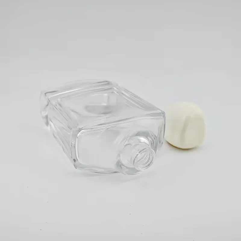 Luxury Perfume Refill Bottle Glass Bottle with White Plastic Crimp Neck Cap