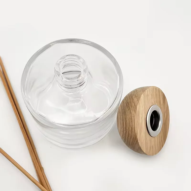 Luxury Diffuser Bottle with Unique Design Cap 100mlCapacity image 2