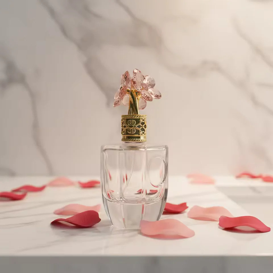 Irregular Shape Glass Perfume Bottle 30&50& with Ribbed & Curved Design Gold