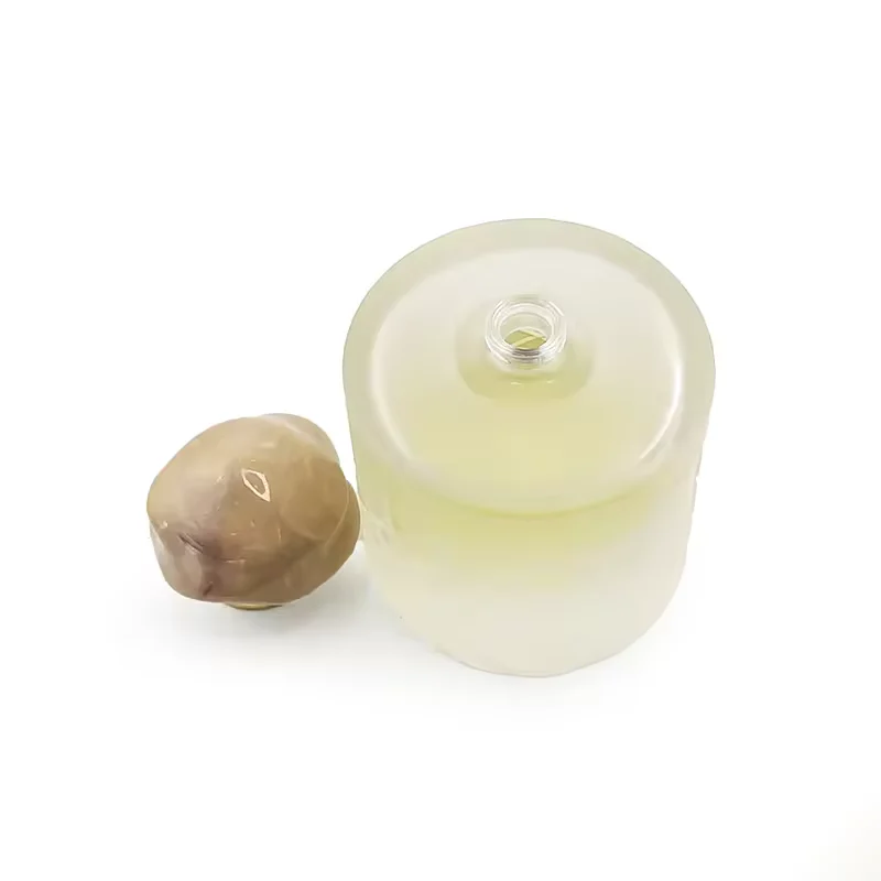 Frosted Round Glass Perfume Bottle with Pump Sprayer image 3