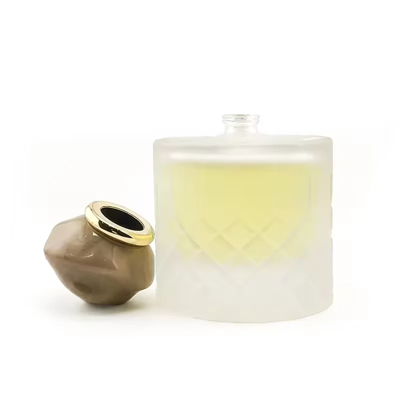 Frosted Round Glass Perfume Bottle with Pump Sprayer image 5