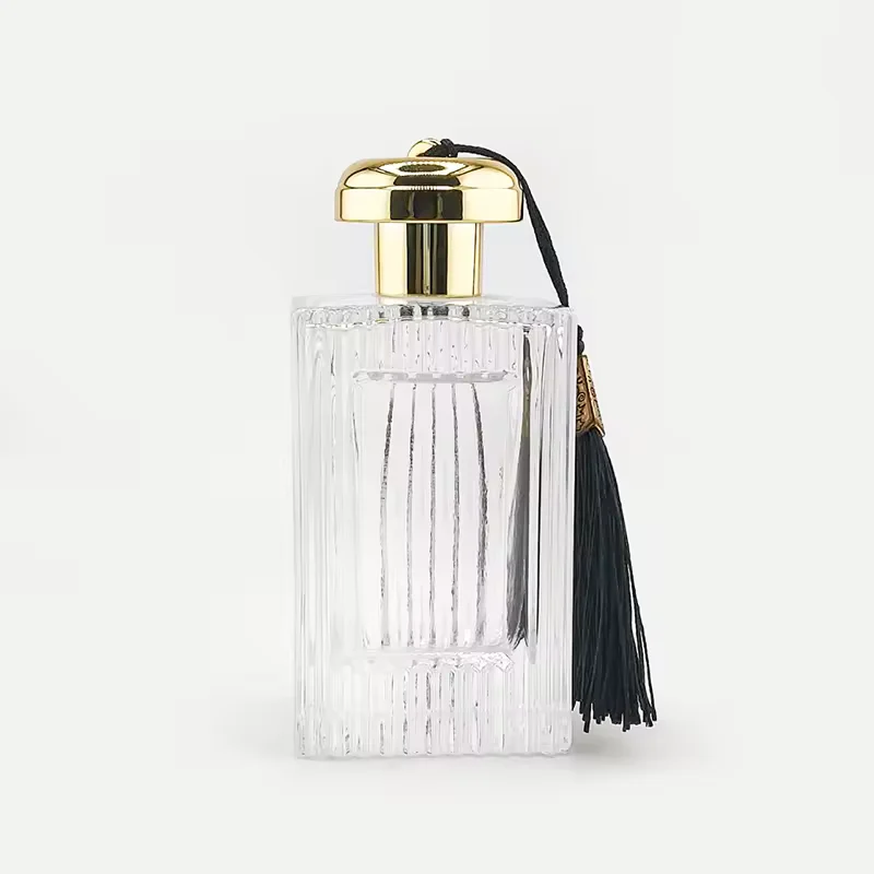 Design Glass Bottle with Design Tasseled Lid